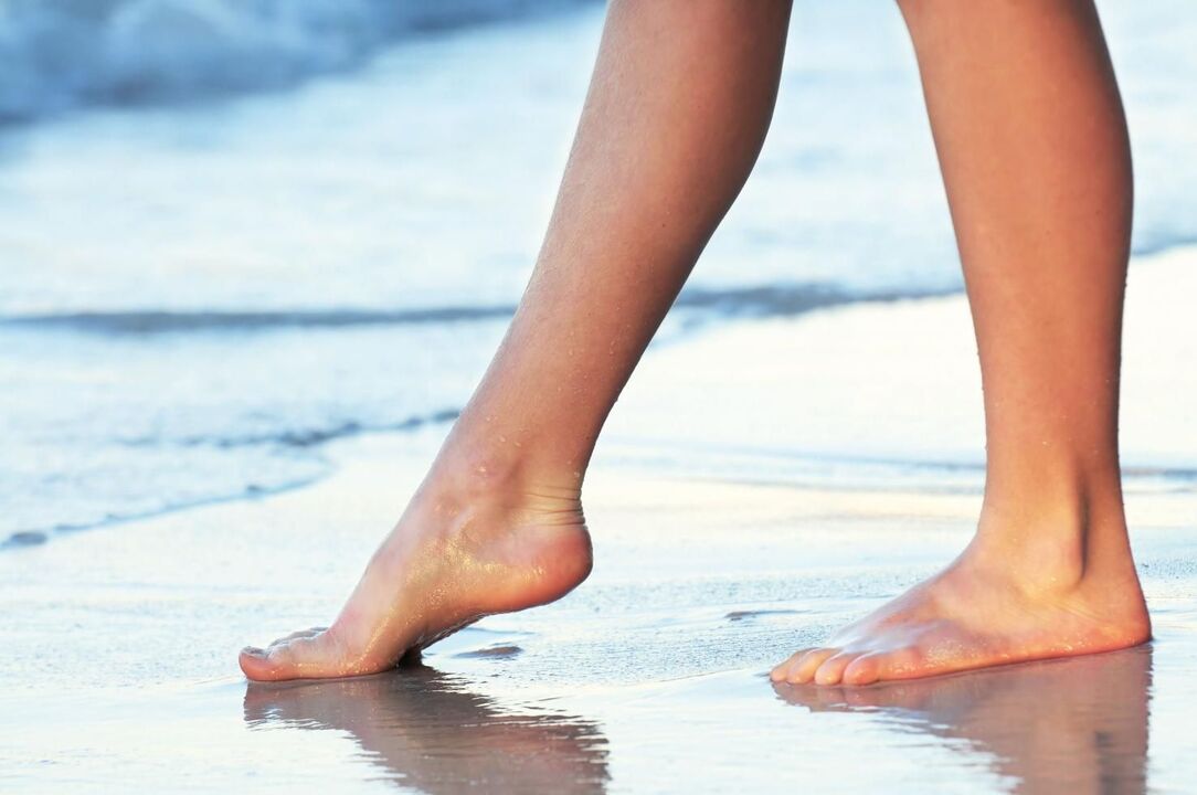 Πρόληψη κιρσών - περπάτημα στο νερό ξυπόλητος