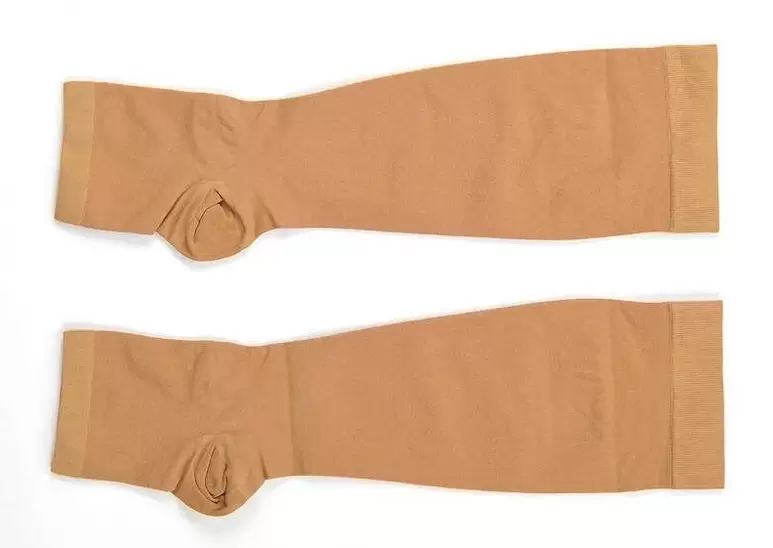 Ένα παράδειγμα κάλτσας συμπίεσης από γνωστό Ασιάτη κατασκευαστή για ασθενείς με κιρσούς